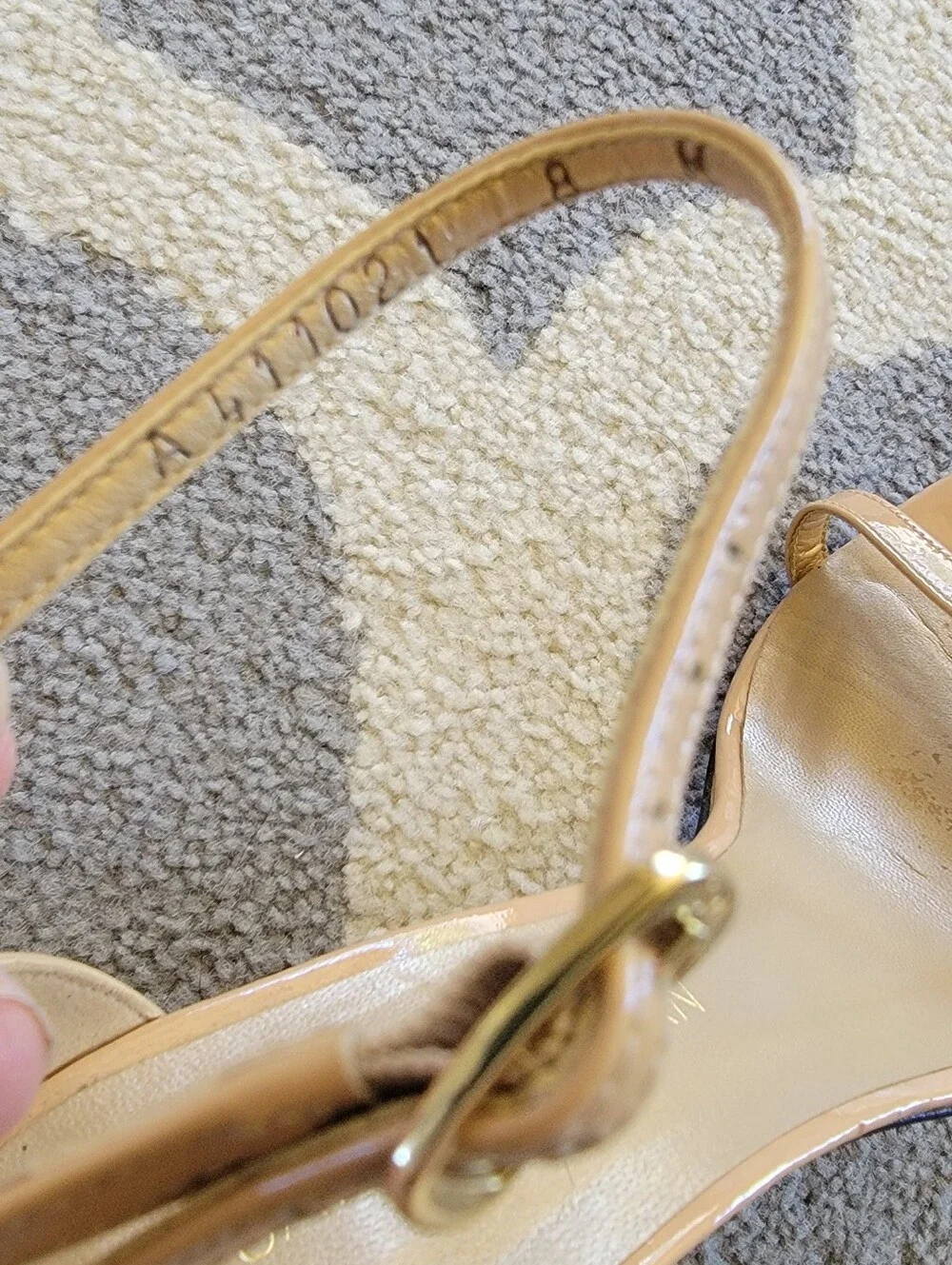 Stuart Weitzman Beige Patent Leather Ankle-Strap Heels Nudist II 8M - Picture 9 of 9